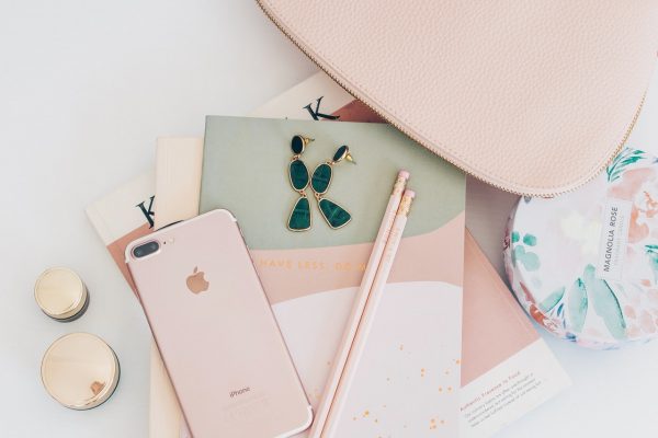 rose-gold-iphone-7-plus-beside-pencils-on-book-2897035-1.jpg rose-gold-iphone-7-plus-beside-pencils-on-book-2897035-1.jpg
